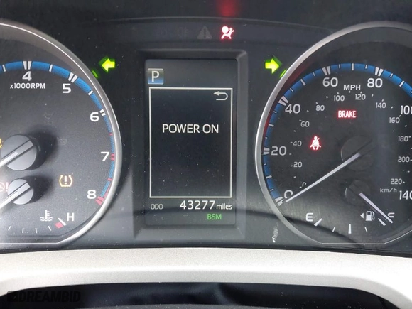 2018 Toyota RAV4 XLE with VIN 2T3WFREV4JW506543, listed as a IAAI auction lot 41720747 with 43,277 mi miles. Bid and sale history available at carsss.com. Image 7.