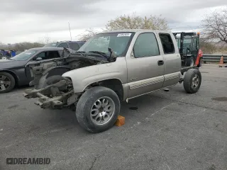 2001 Chevrolet Silverado 1500 LS with VIN 2GCEC19V111390534, listed as a Copart auction lot 47952825 with 0 mi miles and Salvage Title. Bid and sale history available at carsss.com. Image 1.
