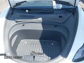 2021 Tesla Model 3 Standard Range Plus z VIN 5YJ3E1EA8MF100456, wystawiony jako IAAI lot #42100840 z przebiegiem 64 389 mil mil oraz . Historia ofert i sprzedaży dostępna na DreamBid. Obrazek 10.