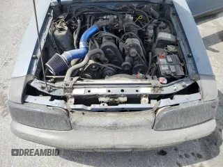 1988 Ford Mustang z VIN 1FABP44A1JF228656, wystawiony jako Copart lot #49451215 z przebiegiem 42 754 mil mil oraz Czysty tytuł • Clean title. Historia ofert i sprzedaży dostępna na DreamBid. Obrazek 11.