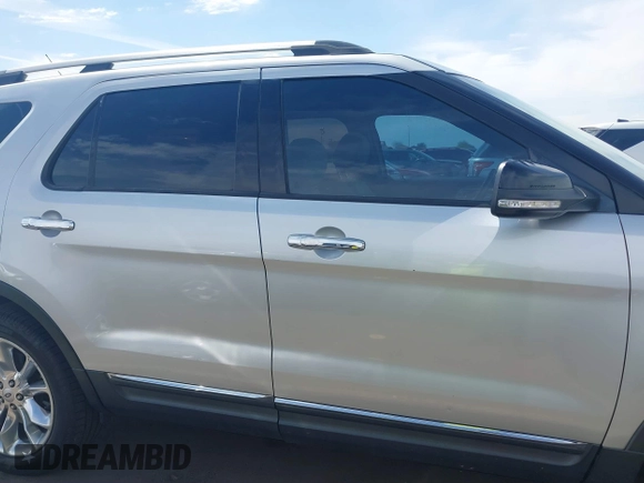 2015 Ford Explorer XLT with VIN 1FM5K7D81FGA27678, listed as a IAAI auction lot 41856729 with 170,635 mi miles and . Bid and sale history available at carsss.com. Image 13.