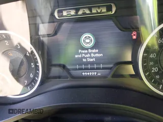 2019 Ram 1500 Big Horn z VIN 1C6SRFFT6KN733556, wystawiony jako IAAI lot #42151868 z przebiegiem 54 222 mil mil oraz . Historia ofert i sprzedaży dostępna na DreamBid. Obrazek 7.