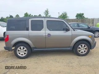 2008 Honda Element EX z VIN 5J6YH28718L012106, wystawiony jako IAAI lot #42365078 z przebiegiem 268 554 mil mil oraz . Historia ofert i sprzedaży dostępna na DreamBid. Obrazek 13.