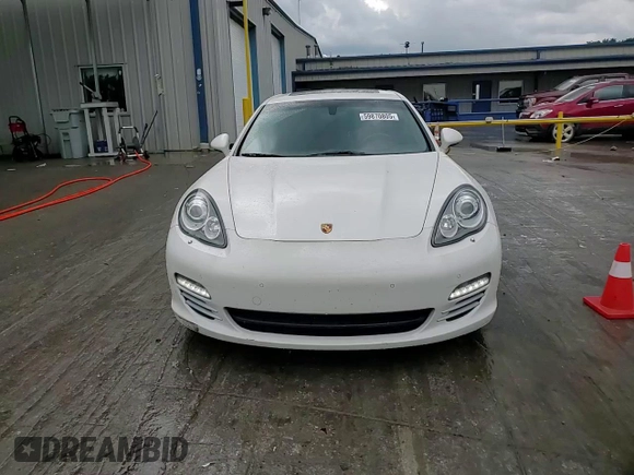 2012 Porsche Panamera z VIN WP0AA2A75CL071366, wystawiony jako Copart lot #59870805 z przebiegiem 126 489 mil mil oraz Szkoda całkowita • Salvage title. Historia ofert i sprzedaży dostępna na DreamBid. Obrazek 13.