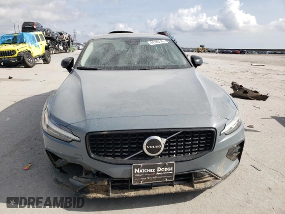 2024 Volvo S60 Core Dark Theme with VIN 7JRL12FK5RG320466, listed as a Copart auction lot 44786145 with 21,130 mi miles and Salvage title. Bid and sale history available at DreamBid. Image 5.