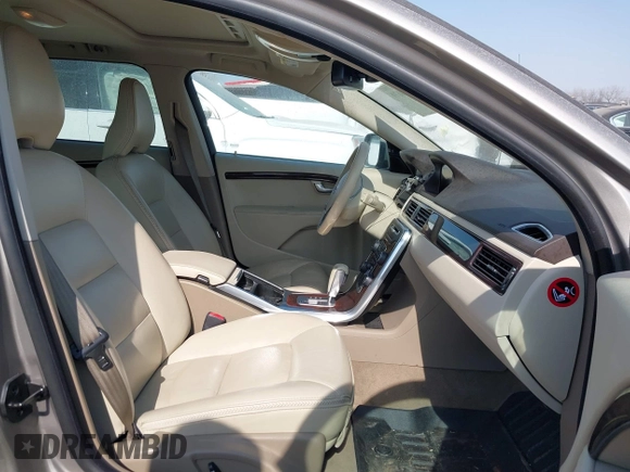 2012 Volvo XC70 3.2L with VIN YV4952BZ0C1141842, listed as a IAAI auction lot 41784679 with 106,541 mi miles and . Bid and sale history available at DreamBid. Image 5.