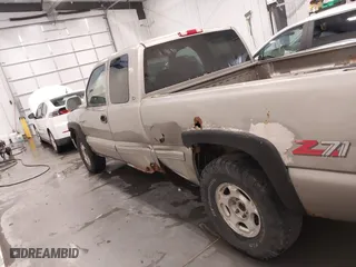 1999 Chevrolet Silverado 1500 LT with VIN 2GCEK19T8X1163660, listed as a IAAI auction lot 41758994 with 227,494 mi miles. Bid and sale history available at carsss.com. Image 6.