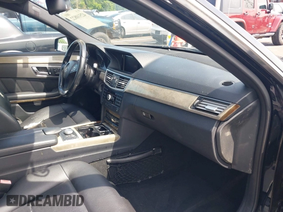 2010 Mercedes-Benz E 350 Luxury z VIN WDDHF8HB7AA220243, wystawiony jako IAAI lot #42510822 z przebiegiem 209 283 mil mil oraz . Historia ofert i sprzedaży dostępna na DreamBid. Obrazek 5.