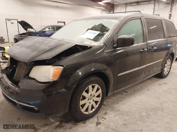 2014 Chrysler Town & Country Touring with VIN 2C4RC1BG3ER126946, listed as a IAAI auction lot 41367380 with 187,250 mi miles. Bid and sale history available at carsss.com. Image 17.