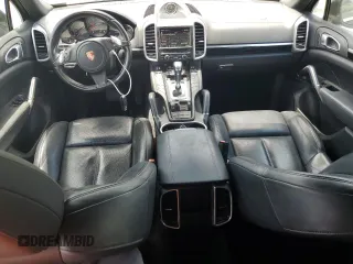 2014 Porsche Cayenne z VIN WP1AA2A20ELA95807, wystawiony jako Copart lot #57442775 z przebiegiem 142 845 mil mil oraz Szkoda całkowita • Salvage title. Historia ofert i sprzedaży dostępna na DreamBid. Obrazek 8.