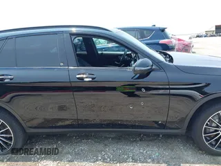 2022 Mercedes-Benz GLC 300 z VIN W1N0G8DB8NV351408, wystawiony jako IAAI lot #42396472 z przebiegiem 61 766 mil mil oraz . Historia ofert i sprzedaży dostępna na DreamBid. Obrazek 13.