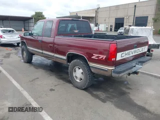 1997 Chevrolet Silverado 1500 with VIN 2GCEK19R2V1207315, listed as a IAAI auction lot 42058123 with 177,203 mi miles and . Bid and sale history available at DreamBid. Image 3.