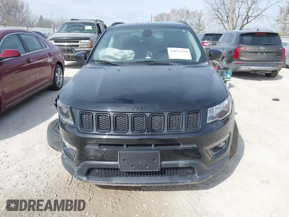 2018 Jeep Compass Latitude with VIN 3C4NJDBBXJT304322, listed as a IAAI auction lot 41833329 with 124,577 mi miles. Bid and sale history available at carsss.com. Image 12.