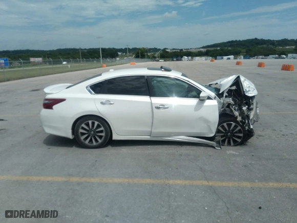 2018 Nissan Altima 2.5 SV with VIN 1N4AL3AP0JC158031, listed as a IAAI auction lot 37071088 with 1 mi miles. Bid and sale history available at carsss.com. Image 14.