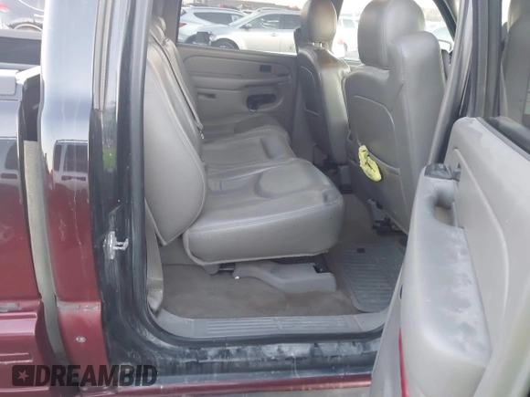 2005 Chevrolet Silverado 1500 LS z VIN 2GCEC13T751334286, wystawiony jako IAAI lot #41183917 z przebiegiem 229 192 mil mil oraz . Historia ofert i sprzedaży dostępna na DreamBid. Obrazek 8.