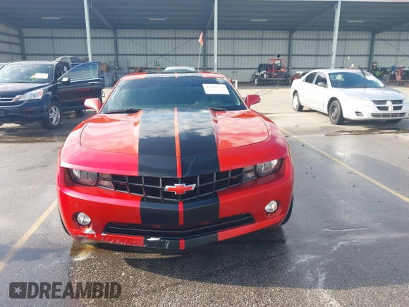 2011 Chevrolet Camaro 1LT z VIN 2G1FB1ED7B9154549, wystawiony jako IAAI lot #42707231 z przebiegiem 235 103 mil mil oraz . Historia ofert i sprzedaży dostępna na DreamBid. Obrazek 12.