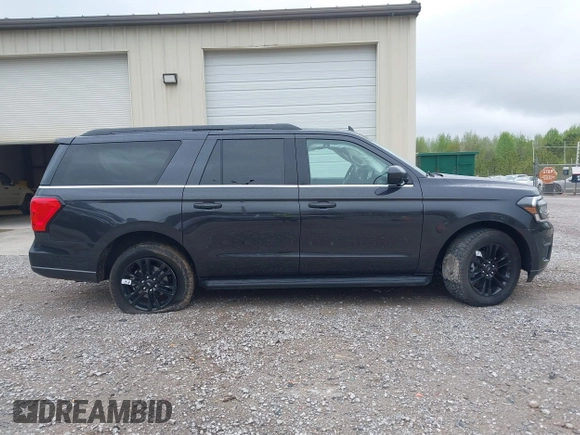 2024 Ford Expedition Max XLT with VIN 1FMJK1H82REA17635, listed as a IAAI auction lot 41961871 with 18,344 mi miles and . Bid and sale history available at DreamBid. Image 13.