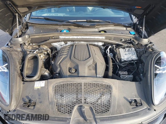2022 Porsche Macan with VIN WP1AA2A55NLB07718, listed as a IAAI auction lot 40813536 with 15,336 mi miles. Bid and sale history available at carsss.com. Image 10.