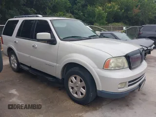 2005 Lincoln Navigator Luxury z VIN 5LMFU27505LJ18172, wystawiony jako IAAI lot #42441444 z przebiegiem 154 346 mil mil oraz . Historia ofert i sprzedaży dostępna na DreamBid. Obrazek 1.
