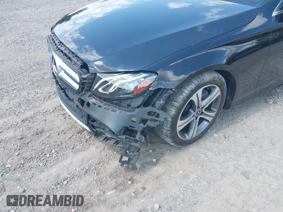 2018 Mercedes-Benz E 300 with VIN WDDZF4KB0JA394337, listed as a IAAI auction lot 42535687 with 40,509 mi miles and . Bid and sale history available at DreamBid. Image 6.