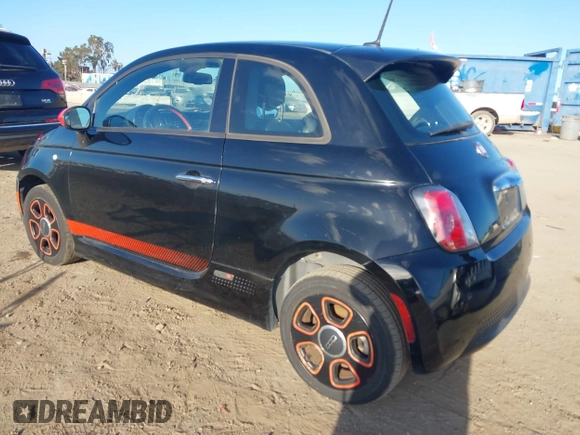 2013 FIAT 500e с VIN 3C3CFFGE7DT744353, выставлен на аукционе IAAI как лот 42257126 с пробегом 61 567 миль миль и . История ставок и продаж доступна на DreamBid. Изображение 3.