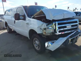 2005 Ford Super Duty F-250 XL with VIN 1FTSX20Y05EB83349, listed as a IAAI auction lot 41433254 with 169,933 mi miles. Bid and sale history available at carsss.com. Image 1.