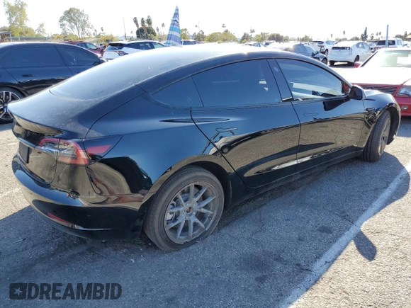 2023 Tesla Model 3 z VIN 5YJ3E1EA4PF706521, wystawiony jako Copart lot #49295465 z przebiegiem 25 026 mil mil oraz Szkoda całkowita • Salvage title. Historia ofert i sprzedaży dostępna na DreamBid. Obrazek 3.