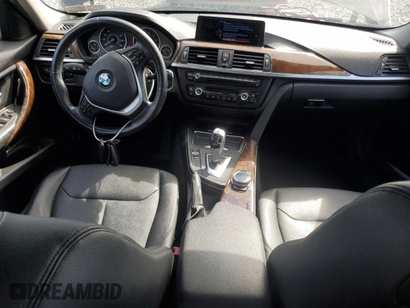 2015 BMW 3 Series 328i xDrive z VIN WBA3B3G55FNR86726, wystawiony jako Copart lot #64843165 z przebiegiem 112 982 mil mil oraz Czysty tytuł • Clean title. Historia ofert i sprzedaży dostępna na DreamBid. Obrazek 8.