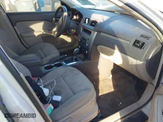 2010 Ford Fusion SE with VIN 3FAHP0HA1AR300343, listed as a IAAI auction lot 40684249 with 204,993 mi miles. Bid and sale history available at carsss.com. Image 5.