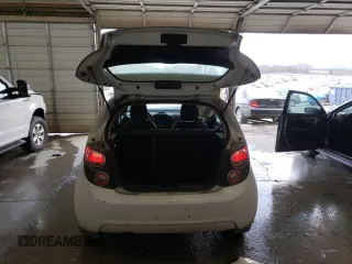 2016 Chevrolet Sonic LS z VIN 1G1JA6SH1G4174727, wystawiony jako Copart lot #47789335 z przebiegiem 166 907 mil mil oraz Szkoda całkowita • Salvage title. Historia ofert i sprzedaży dostępna na DreamBid. Obrazek 6.