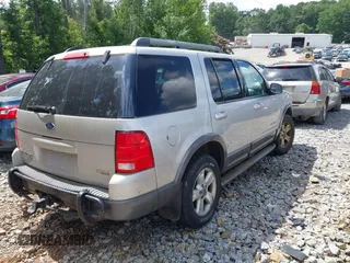 2005 Ford Explorer XLT with VIN 1FMDU73E05UA46123, listed as a IAAI auction lot 42511282 with 140,681 mi miles and . Bid and sale history available at DreamBid. Image 4.