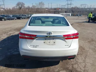2014 Toyota Avalon Limited with VIN 4T1BK1EB7EU106282, listed as a IAAI auction lot 41608942 with Not Provided miles. Bid and sale history available at carsss.com. Image 17.