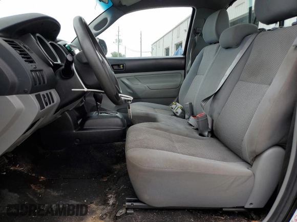 2013 Toyota Tacoma z VIN 5TFNX4CN3DX027299, wystawiony jako Copart lot #60925505 z przebiegiem 122 291 mil mil oraz Czysty tytuł • Clean title. Historia ofert i sprzedaży dostępna na DreamBid. Obrazek 7.