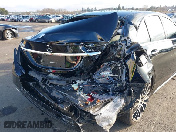 2015 Mercedes-Benz C-Class C 400 with VIN 55SWF6GB8FU009637, listed as a IAAI auction lot 41371322 with 77,248 mi miles. Bid and sale history available at carsss.com. Image 6.