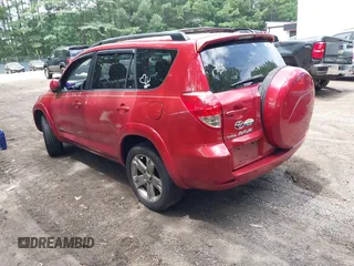 2007 Toyota RAV4 Sport z VIN JTMZD32V775050350, wystawiony jako IAAI lot #42816969 z przebiegiem 278 198 mil mil oraz . Historia ofert i sprzedaży dostępna na DreamBid. Obrazek 3.