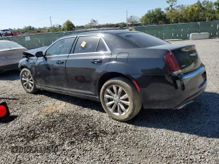 2018 Chrysler 300 Touring L z VIN 2C3CCARG5JH226787, wystawiony jako Copart lot #53628725 z przebiegiem Nie podano mil oraz Czysty tytuł • Clean title. Historia ofert i sprzedaży dostępna na DreamBid. Obrazek 2.