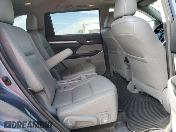 2017 Toyota Highlander XLE with VIN 5TDJZRFH5HS518593, listed as a Copart auction lot 56693565 with 97,686 mi miles and Salvage title. Bid and sale history available at DreamBid. Image 11.