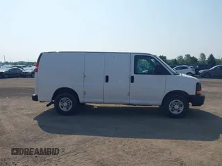 2016 Chevrolet Express Cargo z VIN 1GCWGAFF5G1131761, wystawiony jako IAAI lot #42454440 z przebiegiem 202 356 mil mil oraz . Historia ofert i sprzedaży dostępna na DreamBid. Obrazek 13.