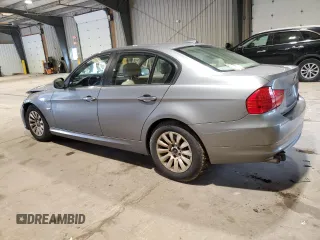 2009 BMW 3 Series 328i xDrive with VIN WBAPK53519A511752, listed as a Copart auction lot 60935025 with 129,307 mi miles and Salvage title. Bid and sale history available at DreamBid. Image 2.
