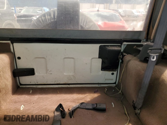1999 Jeep Wrangler Sahara с VIN 1J4FY49S3XP482537, выставлен на аукционе Copart как лот 56517845 с пробегом 219 684 миль миль и Чистый • Clean title. История ставок и продаж доступна на DreamBid. Изображение 10.