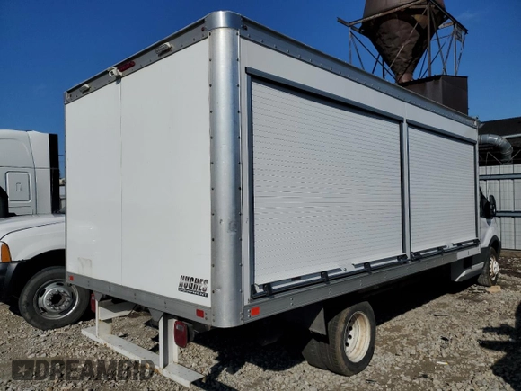 2019 Ford Transit with VIN 1FDRS9ZM8KKB46743, listed as a Copart auction lot 47458835 with 287,798 mi miles and Clean Title. Bid and sale history available at DreamBid. Image 3.