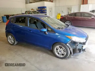 2019 Ford Fiesta SE z VIN 3FADP4EJ4KM142797, wystawiony jako Copart lot #56876095 z przebiegiem 82 545 mil mil oraz Szkoda całkowita • Salvage title. Historia ofert i sprzedaży dostępna na DreamBid. Obrazek 4.
