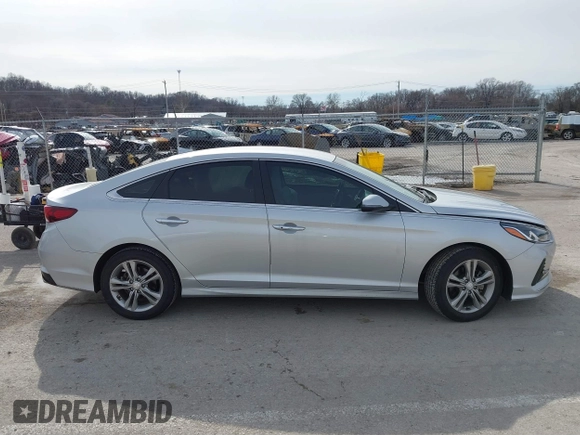 2018 Hyundai Sonata Limited with VIN 5NPE34AF8JH611390, listed as a IAAI auction lot 41550336 with 30,357 mi miles. Bid and sale history available at carsss.com. Image 13.