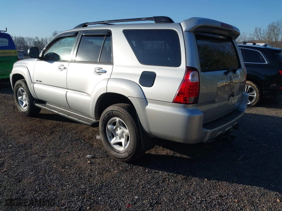2006 Toyota 4Runner SR5 with VIN JTEBU14R668070572, listed as a IAAI auction lot 41812224 with 133,906 mi miles. Bid and sale history available at carsss.com. Image 3.