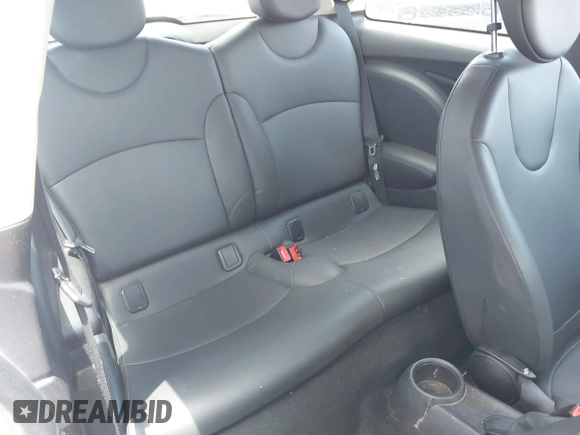 2011 MINI Hardtop with VIN WMWSU3C58BT182728, listed as a IAAI auction lot 42393337 with 142,386 mi miles and . Bid and sale history available at DreamBid. Image 8.