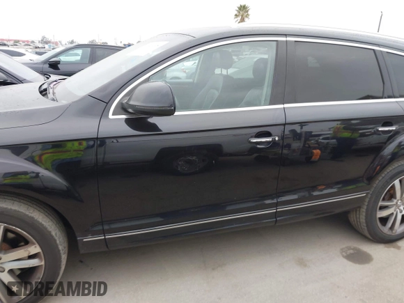 2014 Audi Q7 3.0T Premium Plus with VIN WA1LGAFE9ED021103, listed as a IAAI auction lot 42042495 with 186,446 mi miles. Bid and sale history available at carsss.com. Image 14.