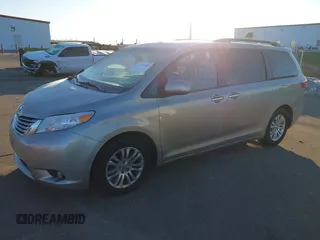 2016 Toyota Sienna XLE z VIN 5TDYK3DC8GS713481, wystawiony jako IAAI lot #41239824 z przebiegiem 176 935 mil mil oraz . Historia ofert i sprzedaży dostępna na DreamBid. Obrazek 18.