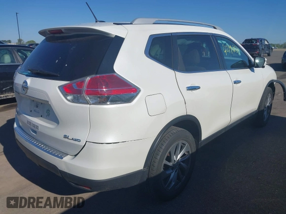 2015 Nissan Rogue SV z VIN 5N1AT2MV5FC857494, wystawiony jako IAAI lot #42198139 z przebiegiem 110 369 mil mil oraz . Historia ofert i sprzedaży dostępna na DreamBid. Obrazek 4.