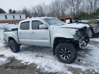 2006 Toyota Tacoma z VIN 5TELU42N86Z193458, wystawiony jako IAAI lot #41539650 z przebiegiem 207 151 mil mil oraz . Historia ofert i sprzedaży dostępna na DreamBid. Obrazek 14.