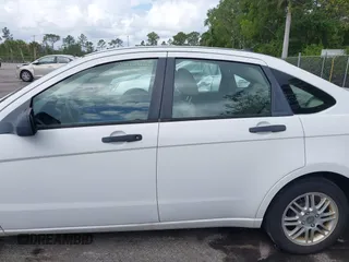 2008 Ford Focus SE with VIN 1FAHP35N98W280147, listed as a IAAI auction lot 41999465 with 133,511 mi miles. Bid and sale history available at carsss.com. Image 14.